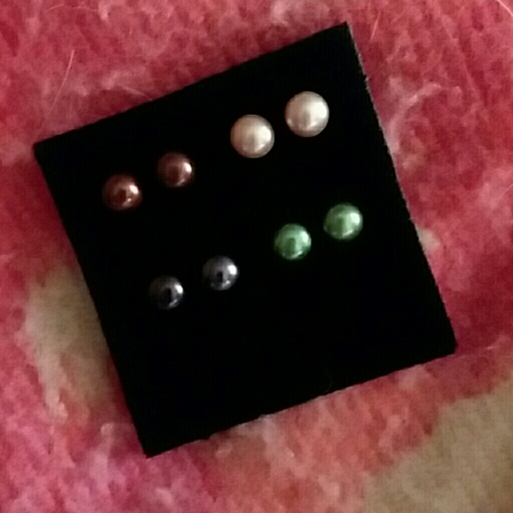 Honora Set of (4) Pearl Earrings (NWOT)